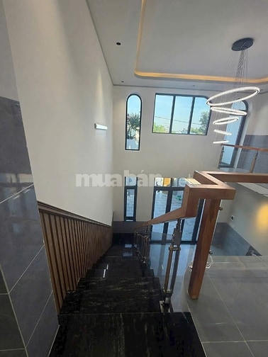 Bán nhà gác lửng sổ riêng gần chợ Tân Uyên chỉ 1 tỷ 650 trọn gói