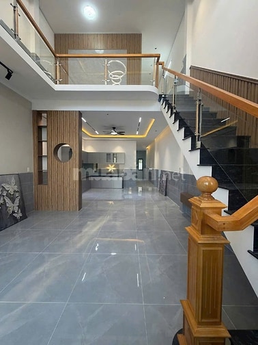 Bán nhà gác lửng sổ riêng gần chợ Tân Uyên chỉ 1 tỷ 650 trọn gói