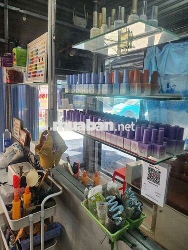 cho thuê tiệm NAIL_GỘI mặt tiền chợ  đường hoàng hoa thám 