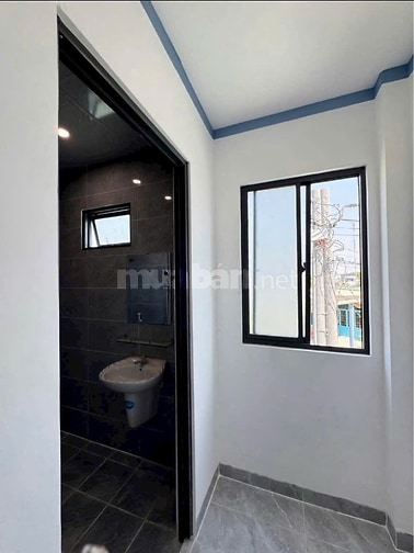 Bán nhà gác lửng sổ riêng gần chợ Tân Uyên chỉ 1 tỷ 650 trọn gói