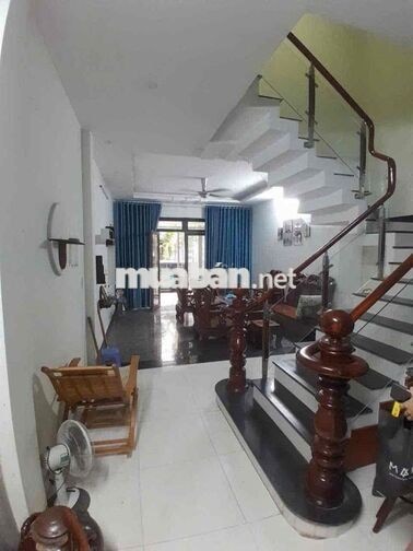 Cho Thuê Nhà 1 Trệt 2 Lầu Giáp Làng Đại Học
