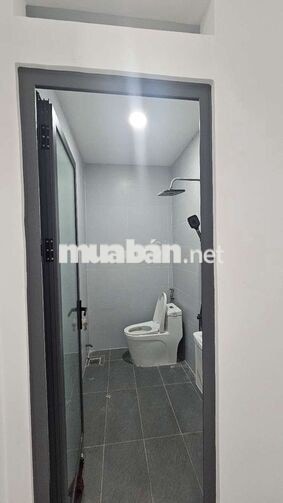 Nhà cấp 4 diện tích rộng hẻm 8m sổ hồng riêng 