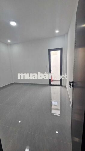 Nhà cấp 4 diện tích rộng hẻm 8m sổ hồng riêng 