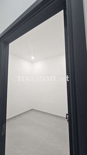 Nhà cấp 4 diện tích rộng hẻm 8m sổ hồng riêng 