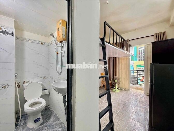 PHÒNG GÁC BAN CÔNG FULL NỘI THẤT - NGAY LÊ VĂN SỸ