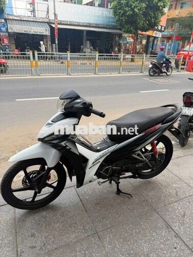 Honda Wave RSX Fi 2022 trắng đen