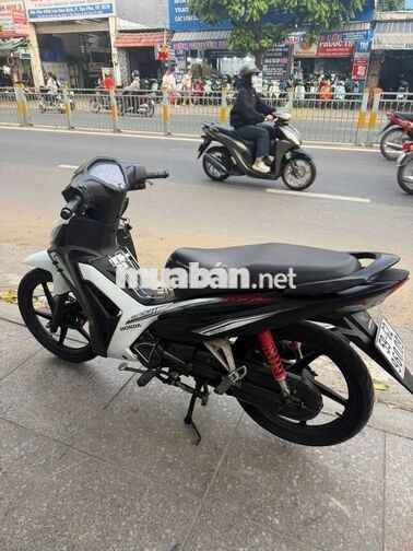 Honda Wave RSX Fi 2022 trắng đen