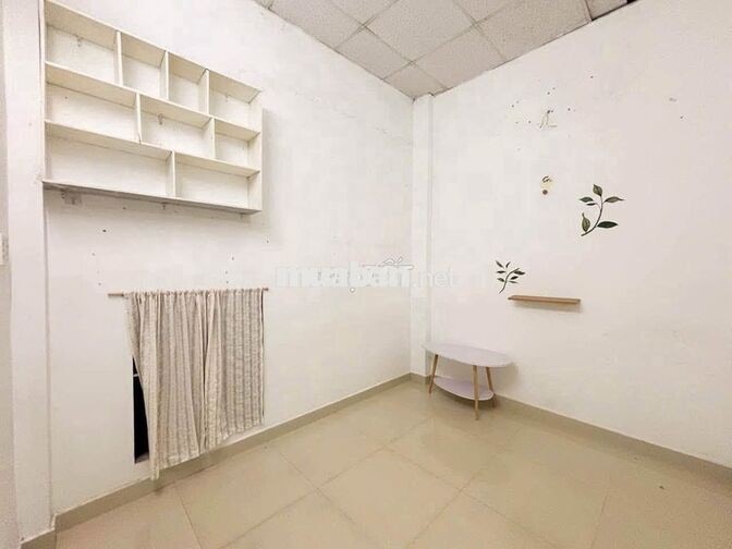 cho thuê nhà nguyên căn Quận 3 2pn hẻm cmt8 giá 11tr