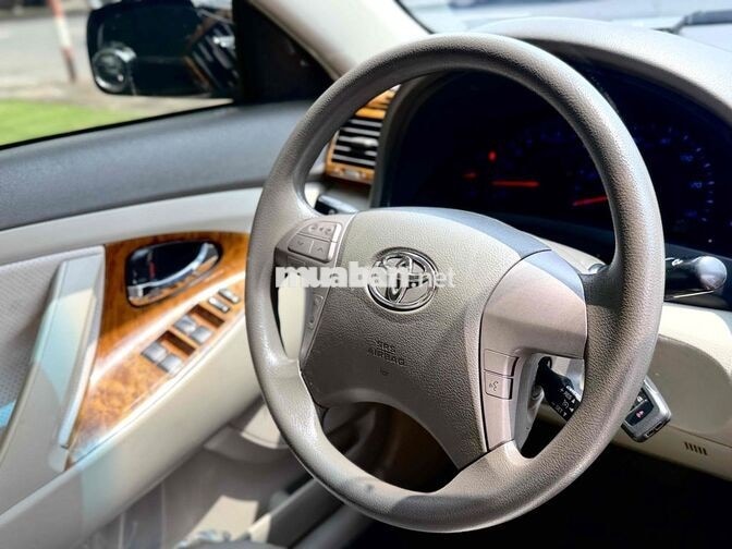 Toyota Camry LE 2.5at 5 chỗ Đen nhập mỹ
