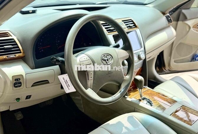 Toyota Camry LE 2.5at 5 chỗ Đen nhập mỹ