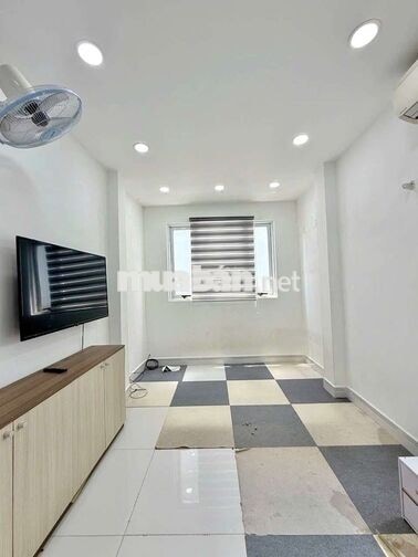 Nhà chợ Bà  mới đẹp ở ngay 5 tầng SD 80m2 cách 30m ra mặt tiền