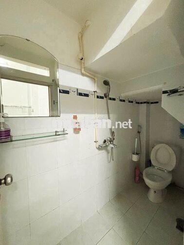 cho thuê nhà nguyên căn Quận 3 2pn hẻm cmt8 giá 11tr