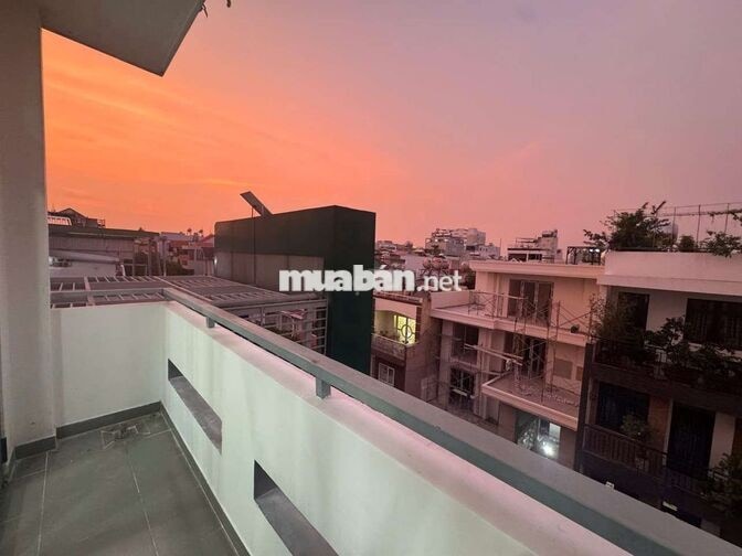 Trống lại Studio ban công thoáng view sunset đầu đường Lê Đức Thọ