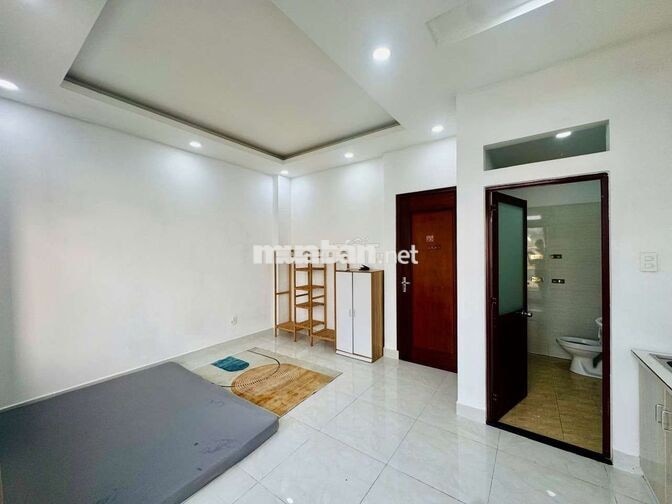 Trống lại Studio ban công thoáng view sunset đầu đường Lê Đức Thọ