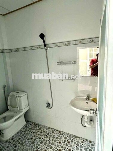 Phòng riêng trong nhà nguyên căn, giờ giấc tự do, sinh hoạt thoải mái