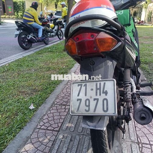 Yamaha Taurus màu đen