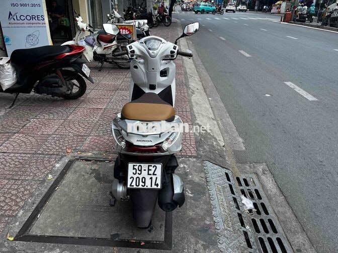 Honda Lead 2022 màu Trắng