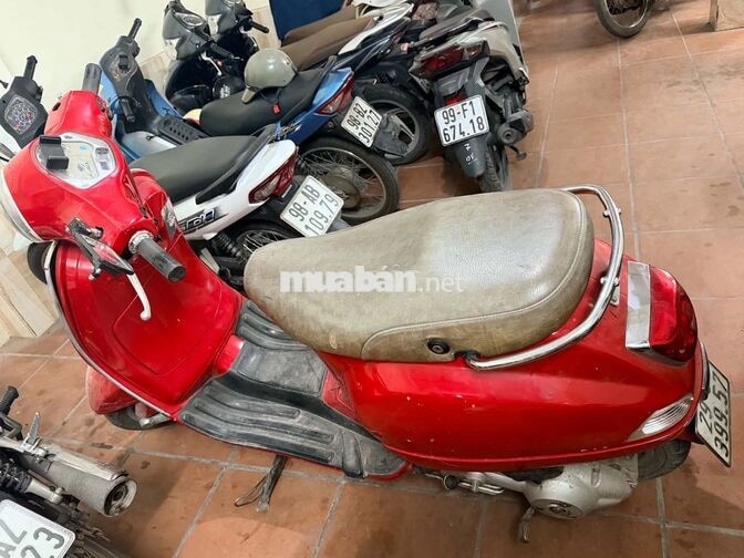Piaggio Vespa LX màu Đỏ