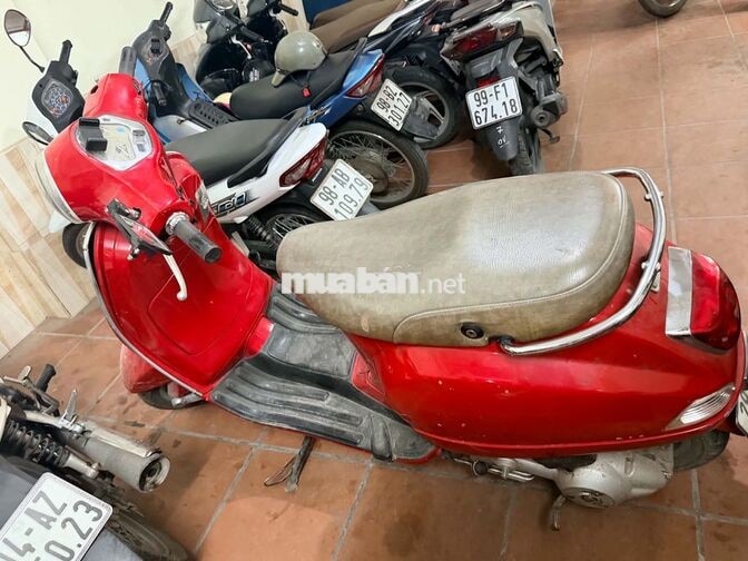 Piaggio Vespa LX màu Đỏ