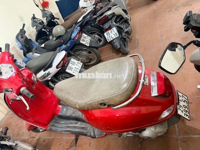 Piaggio Vespa LX màu Đỏ