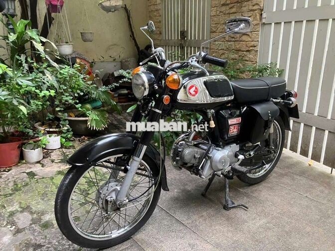 Honda CD gù màu Đen
