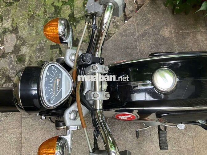 Honda CD gù màu Đen