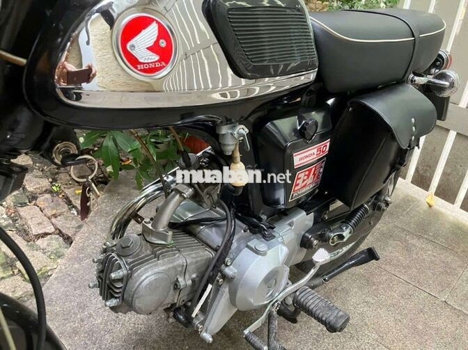 Honda CD gù màu Đen