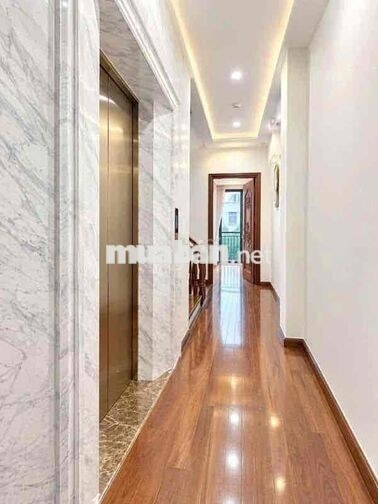 CHO THUÊ NHÀ 169 NGUYỄN THÁI HỌC, QUẬN 1 – 5 LẦU, CÓ THANG MÁY 105TR