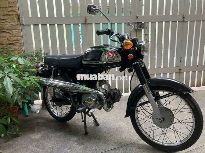 Honda CD gù màu Đen