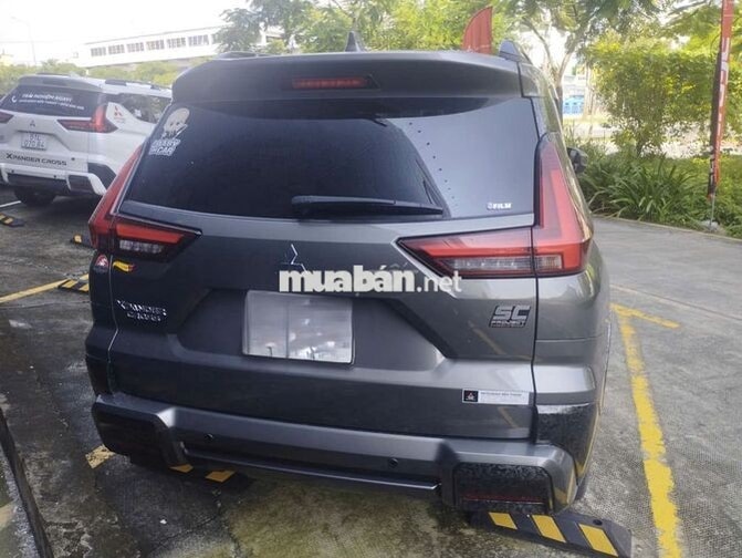 Mitsubishi Xpander Cross 2025 10886 km Xám