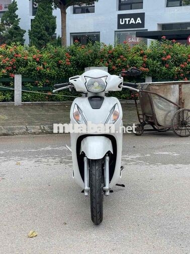 Honda Vision màu trắng