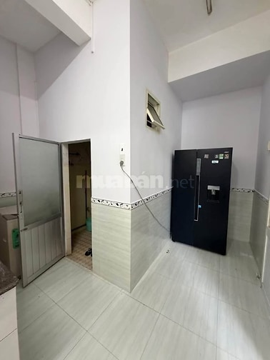 Chung cư Kim Tâm Hải, 27 Trường Chinh cho thuê căn 3PN chỉ 8tr5/tháng.