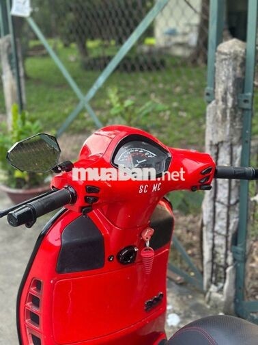 Piaggio GTS 300 2018 màu Đỏ