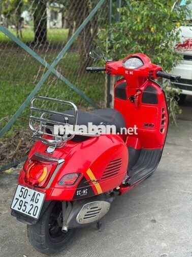 Piaggio GTS 300 2018 màu Đỏ