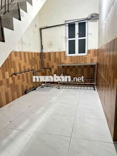 Cho thuê nhà Việt Hưng - 2PN - Nội thất cơ bản. Giá 4,5tr
