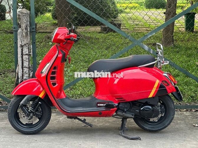 Piaggio GTS 300 2018 màu Đỏ