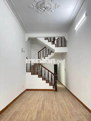 Cho thuê nhà Sài Đồng - 2 Mặt tiền - Gara ô tô - 3PN- Full đồ- Hơn 8tr