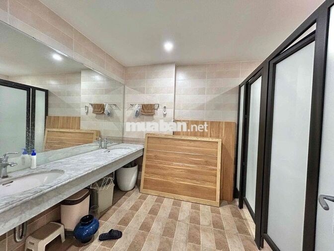 Cho thuê văn phòng Trần Thái Tông - Cầu Giấy 200m2 giá 35tr/th