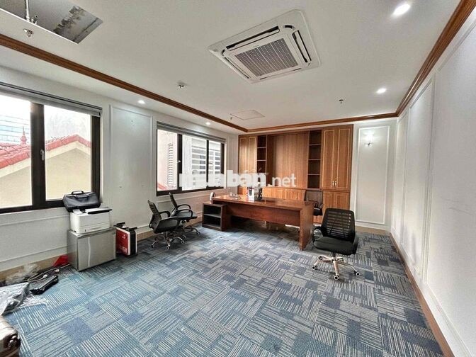 Cho thuê văn phòng Trần Thái Tông - Cầu Giấy 200m2 giá 35tr/th