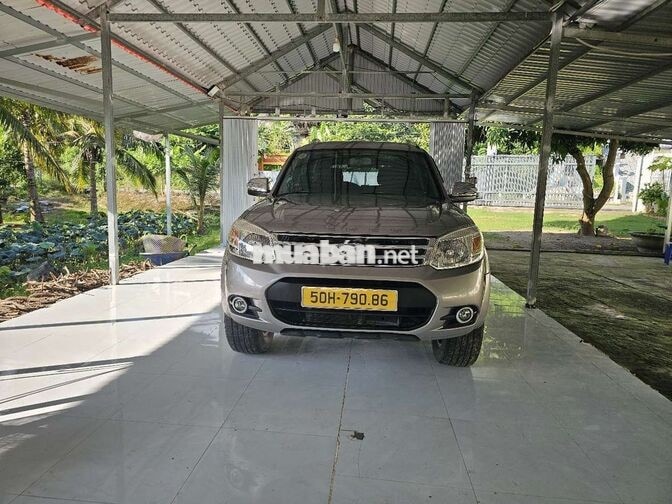 Ford Everest 2014 Số sàn Ghi xám 7 chỗ Dầu