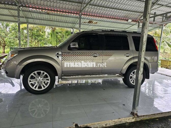 Ford Everest 2014 Số sàn Ghi xám 7 chỗ Dầu