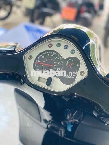 Piaggio Vespa GTS 2016 màu đen