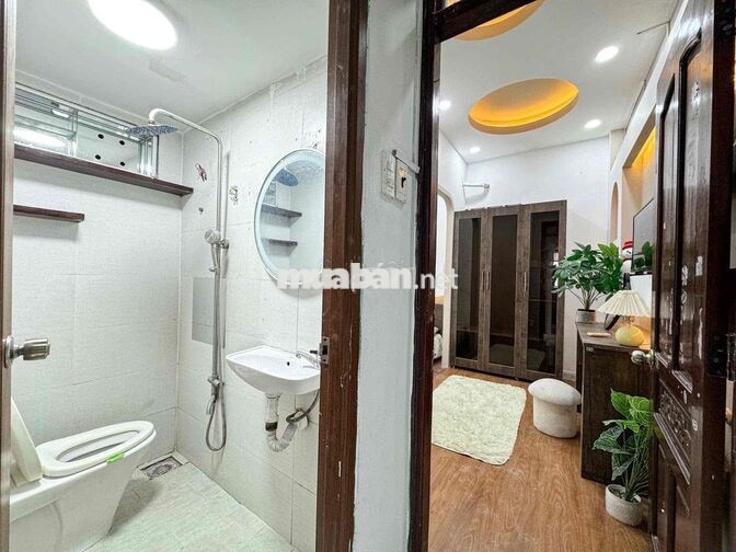 STUDIO BAN CÔNG - FULL NỘI THẤT CAO CẤP SIÊU ĐẸP GẦN Q10