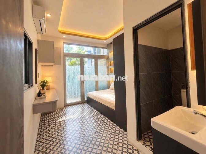 STUDIO BAN CÔNG - FULL NỘI THẤT CAO CẤP SIÊU ĐẸP GẦN Q10
