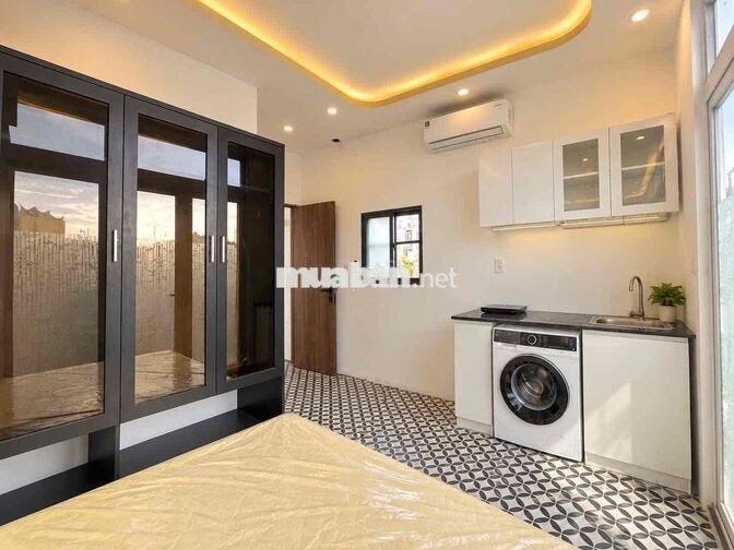 STUDIO BAN CÔNG - FULL NỘI THẤT CAO CẤP SIÊU ĐẸP GẦN Q10