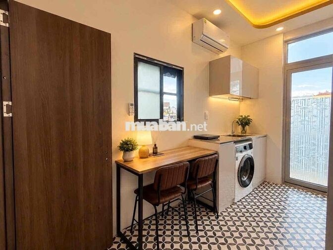 STUDIO BAN CÔNG - FULL NỘI THẤT CAO CẤP SIÊU ĐẸP GẦN Q10