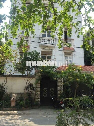 CHO THUÊ PHÒNG MỚI ĐẸP TRONG BIỆT THỰ, XE HƠI VÀO TẬN CỬA, GIỜ TỰ DO
