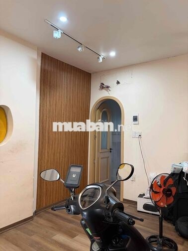 cho thuê nguyên căn mặt tiền 414 Âu Cơ