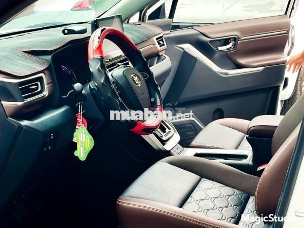 Toyota Innova Cross 2025 HEV 2.0 1,3 vạn km