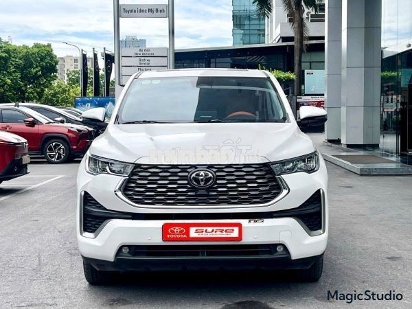 Toyota Innova Cross 2025 HEV 2.0 1,3 vạn km